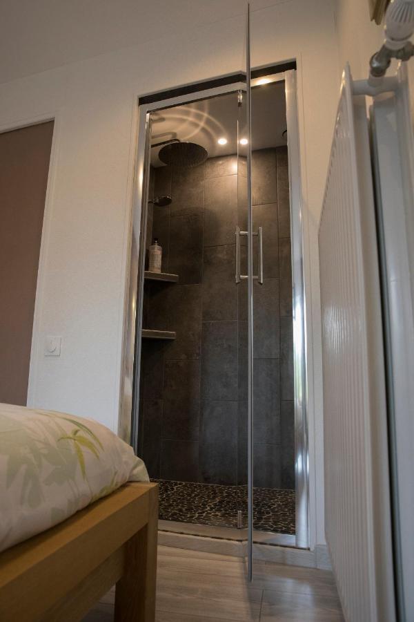 Agreable Logement Independant Avec Veranda Vienne  Bagian luar foto