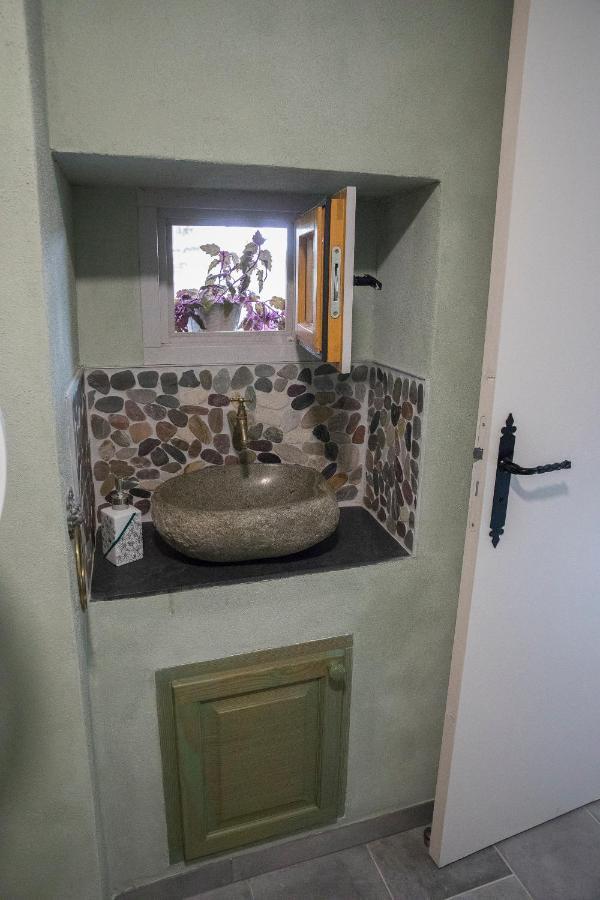 Agreable Logement Independant Avec Veranda Vienne  Bagian luar foto