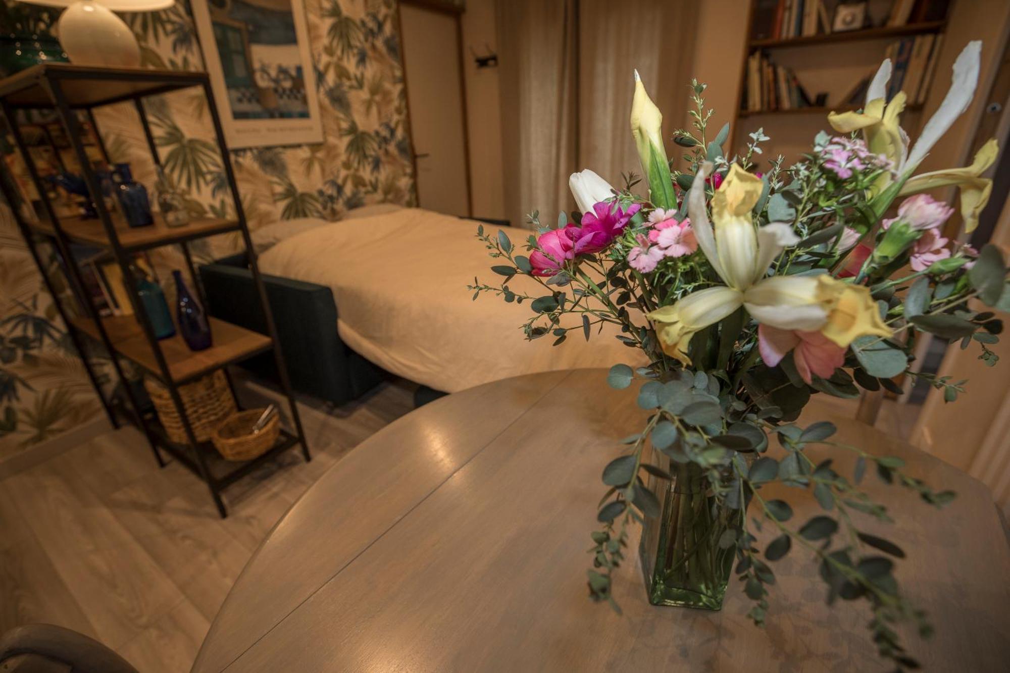 Agreable Logement Independant Avec Veranda Vienne  Bagian luar foto